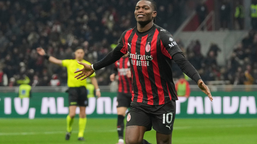 Milani vuan, por fiton ndaj Lazio-s, merr përkohësisht kryesimin