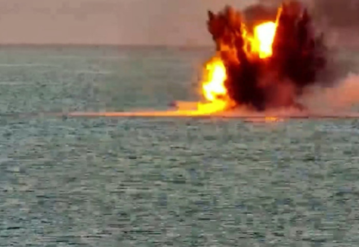 Dronët detarë ukrainas godasin "Flotën hije" ruse në Detin e Zi