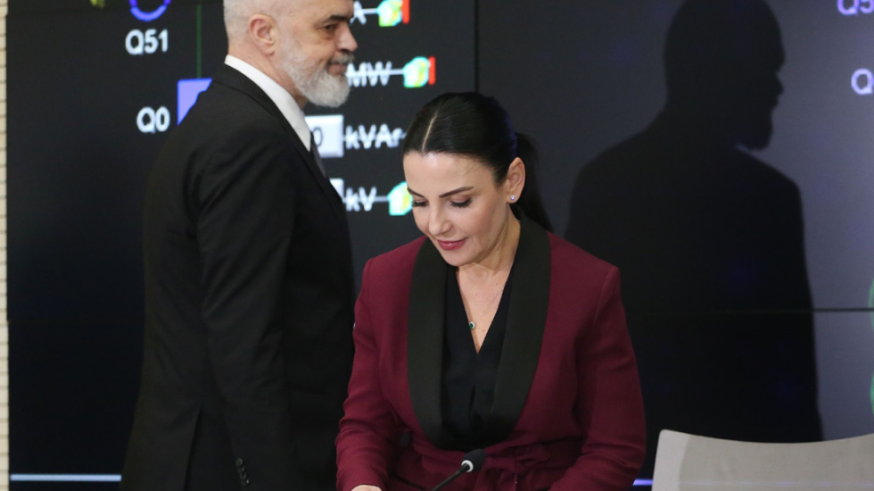 Rama reagon ndaj Berishës: Nuk ka presion ndaj Kushtetueses, po mbroj balancën e pushteteve