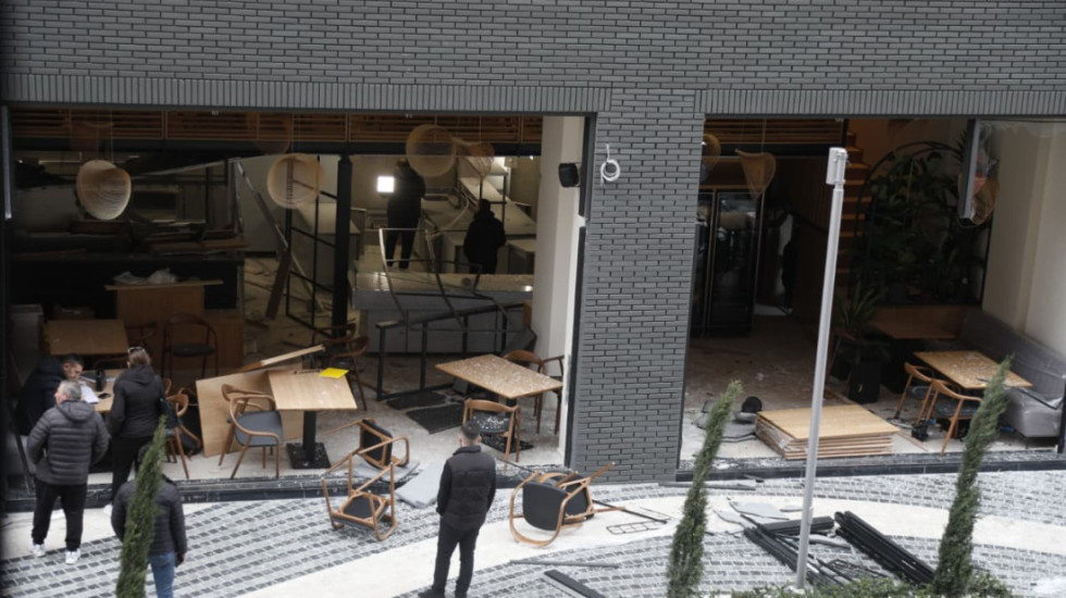 Shpërthim i fuqishëm në një piceri në Tiranë