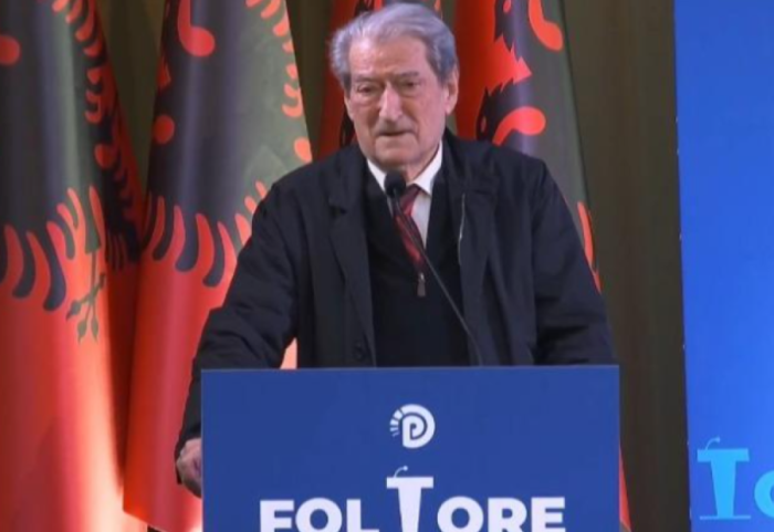 Përplasje foltoresh, Berisha sfidon Salianjin nga Mirdita: PD parti e hapur, pse nuk flet në Kryesi?