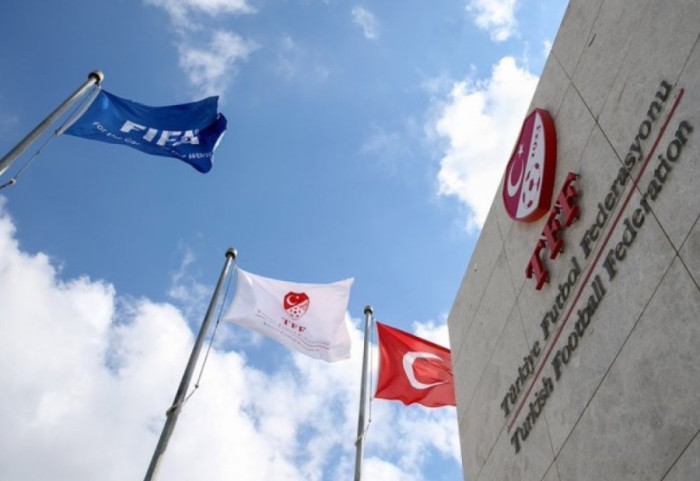 Skandali i basteve trondit futbollin turk, dhjetëra lojtarë të arrestuar