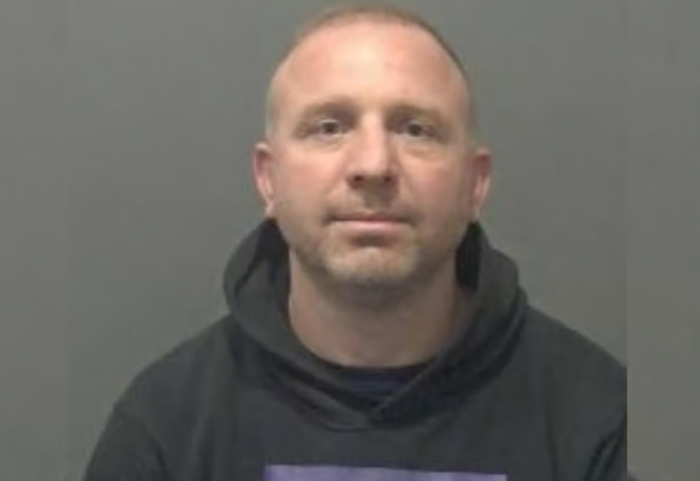 Tentoi t'i grabisë “shtëpinë e barit” bashkëatdhetarëve, 14 vite burg shqiptarit në Angli