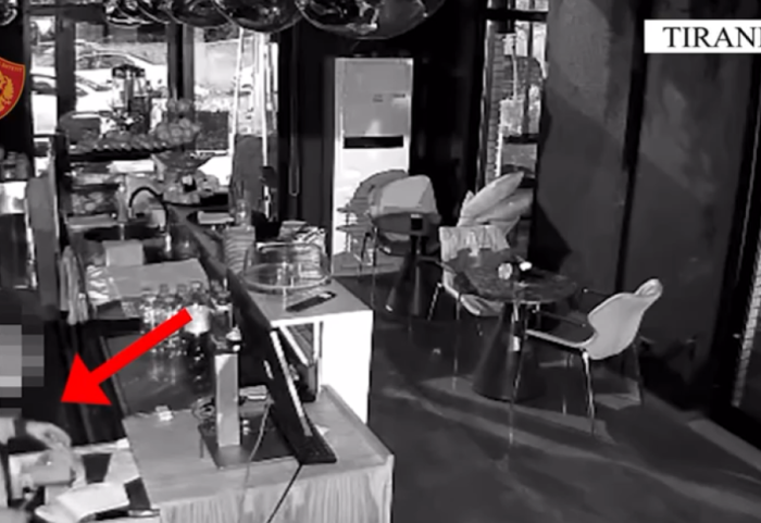 Shtynte të miturin të vidhte, kapet 21-vjeçari