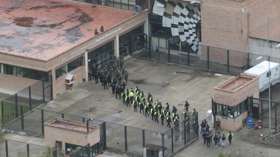 Masakër në burg, droni i mbushur me eksploziv i merr jetën 13 personave