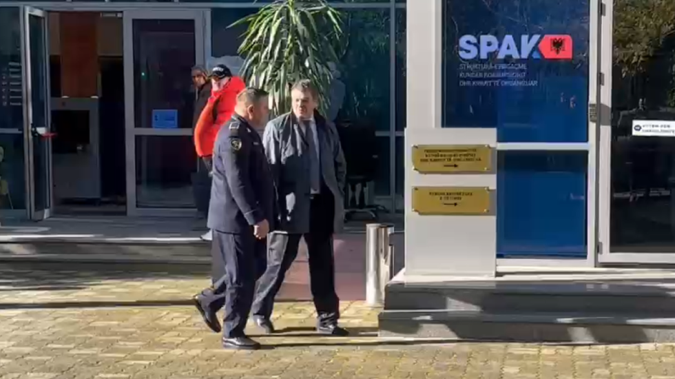 “21 Janari”, ish-Presidenti Bamir Topi paraqitet në SPAK