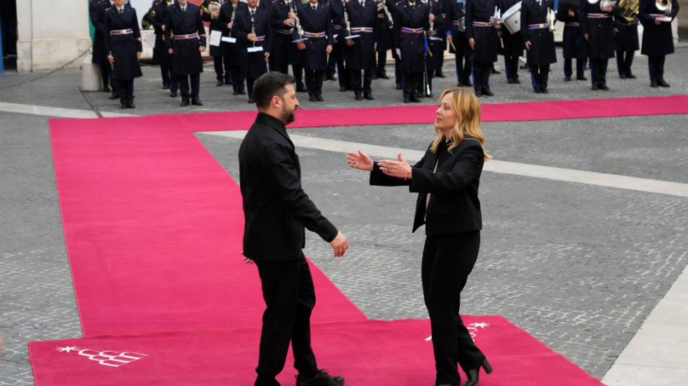 Zelensky ia beson negociatat e paqes Melonit, Putin: Donbasi, territor rus