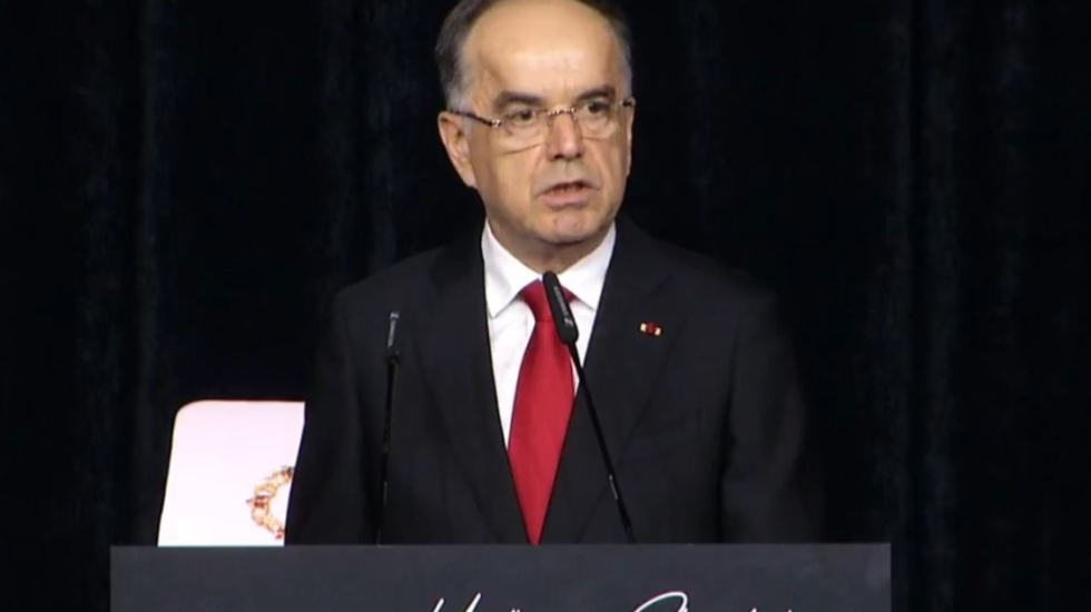 Presidenti Begaj ndan medaljet e 100-vjetorit të Urdhrit të Skënderbeut