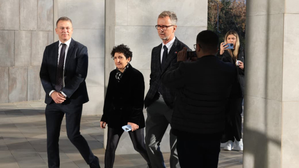 Ambasadori i BE-së viziton GJKKO-në, takim me kreun Erion Bani