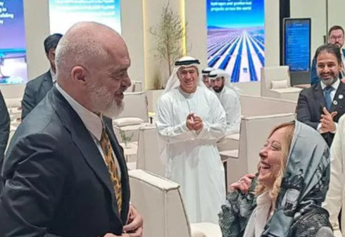 Meloni nxjerr në ankand dhuratat e liderëve të huaj, mes tyre edhe shallin e kryeministrit Rama