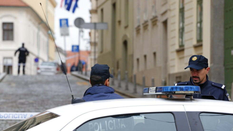 Burri 42-vjeçar mbahet dy vite si skllav nga çifti i ri, i shitën edhe shtëpinë