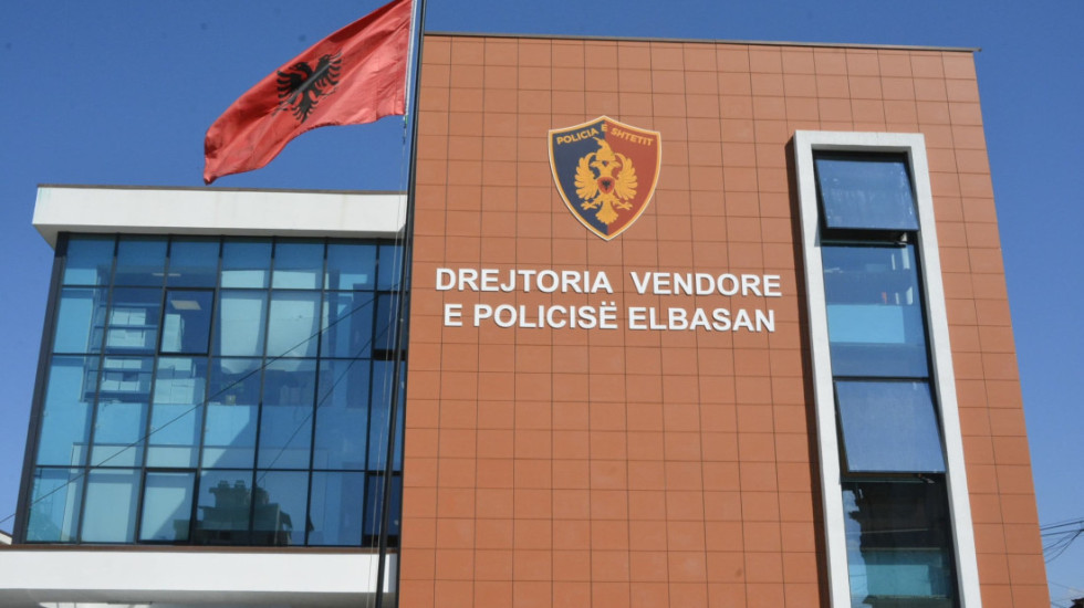 Punonte për rikonstruktimin e shkollës, rënia nga lartësia i merr jetën