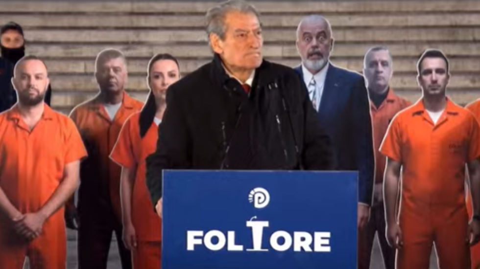 “Do të qëndrojmë 3 javë”, Berisha nga Foltorja: Rama do ikë me autoblinda