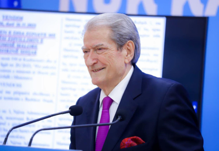 “AKSHI ‘kopshti privat’ i Ramës”, Berisha: Agasi e Beqiri fshihen te çunat e Dubait