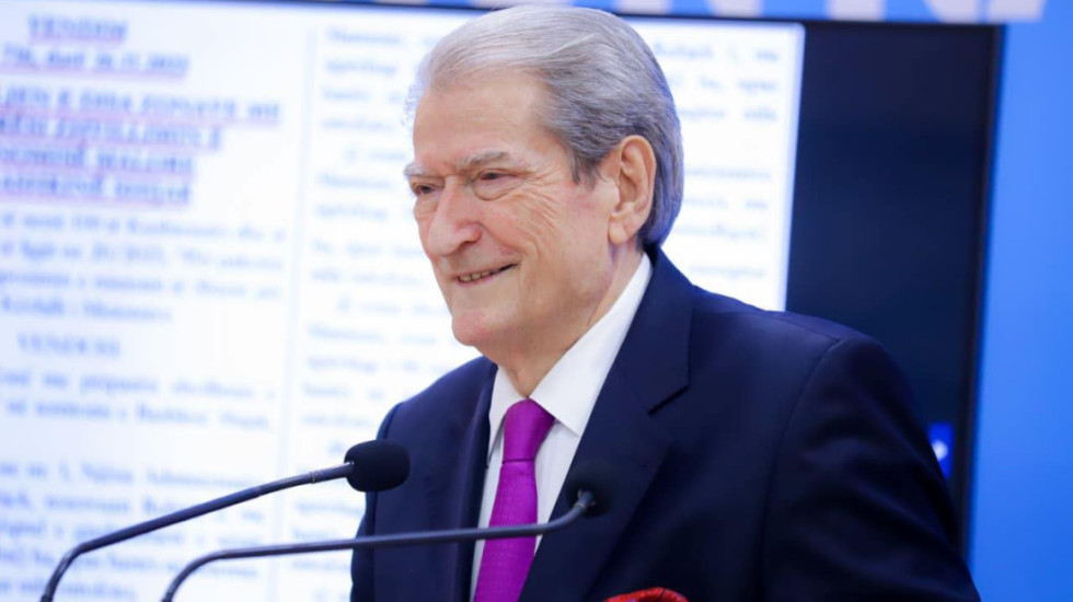 “AKSHI ‘kopshti privat’ i Ramës”, Berisha: Agasi e Beqiri fshihen te çunat e Dubait