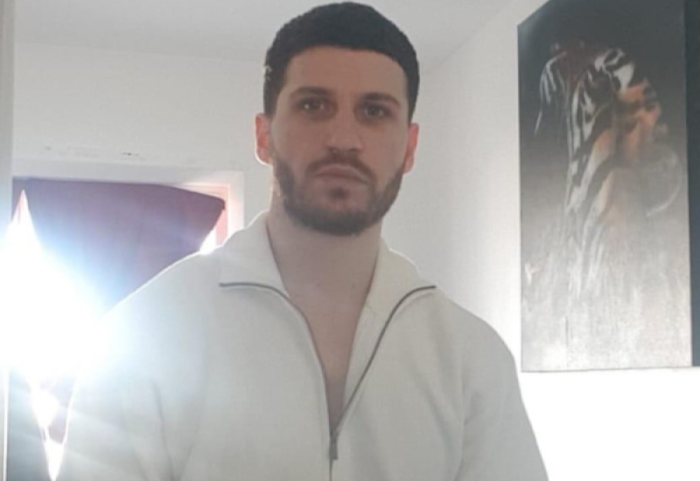 Plagosën me armë “Gucci-n” e Tik Tok, policia shpall në kërkim tre persona