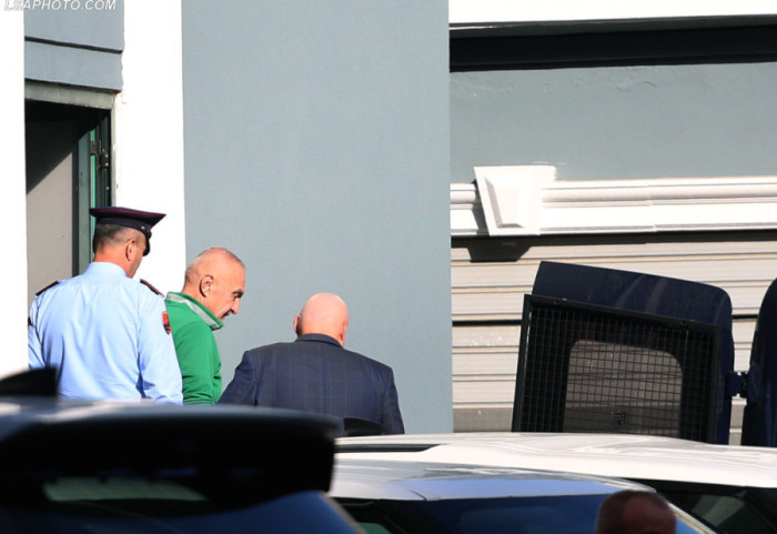 Dy orë e gjysmë në SPAK, Ilir Meta mbyll dëshminë për “21 Janarin”