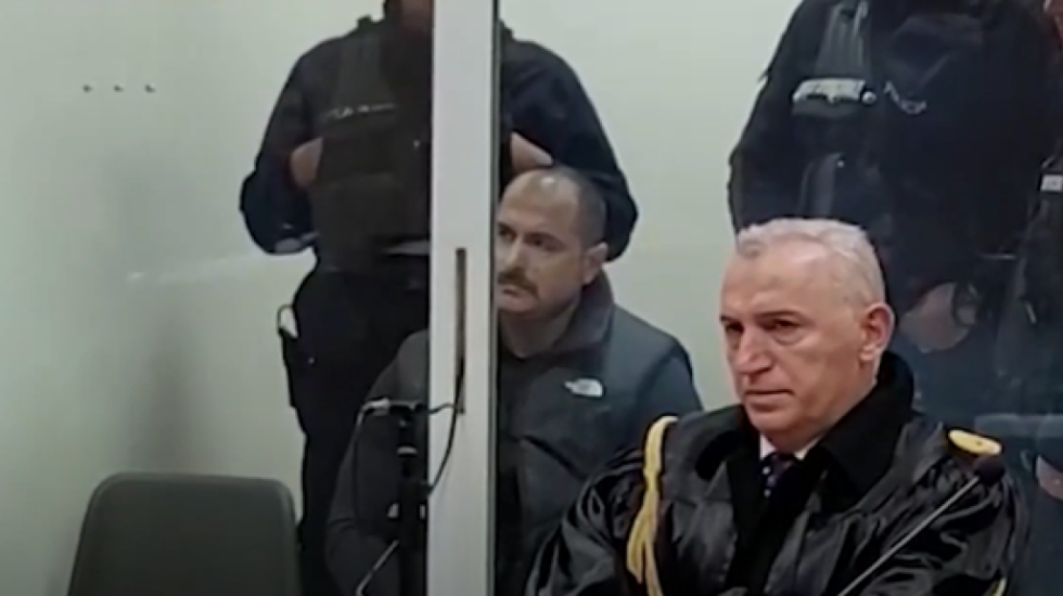 Vrasja 4 ditë para zgjedhjeve në Elbasan, lirohet nga burgu Arbër Paplekaj