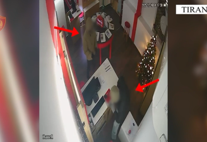 Vidhnin pajisje elektronike në dyqane, arrestohen dy “skifterët” në Tiranë