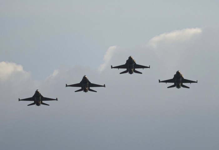 Greqi në alarm, avionët turq hyjnë e dalin disa herë gjatë ditës