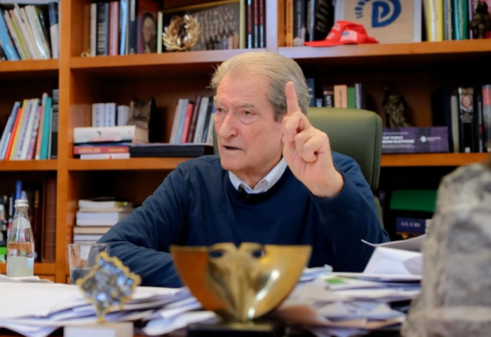 “Ja të vdesim, ja të rrojmë”, Berisha paralajmëron Ramën për protesta afatgjatë: Dorëzo Ballukun, ose ka revoltë