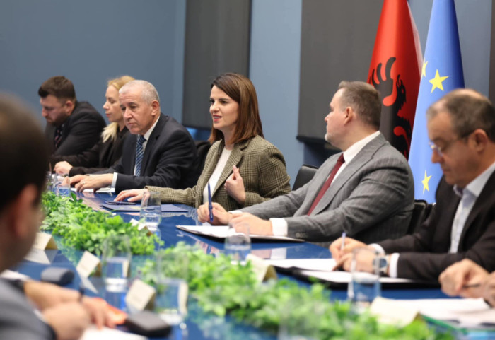 Forcohet roli në mbrojtjen e territorit të prefektit të qarkut, shtohet pozicioni i Prefektit Detar