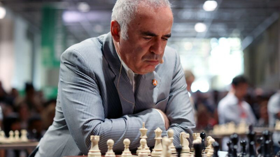 Rusia urdhëron arrest në mungesë për mjeshtrin e shahut Garry Kasparov