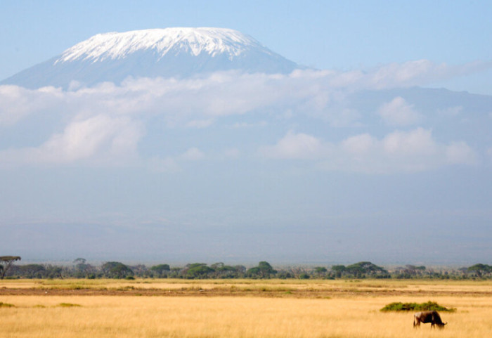 Përplaset helikopteri në Kilimanxharo, 5 viktima