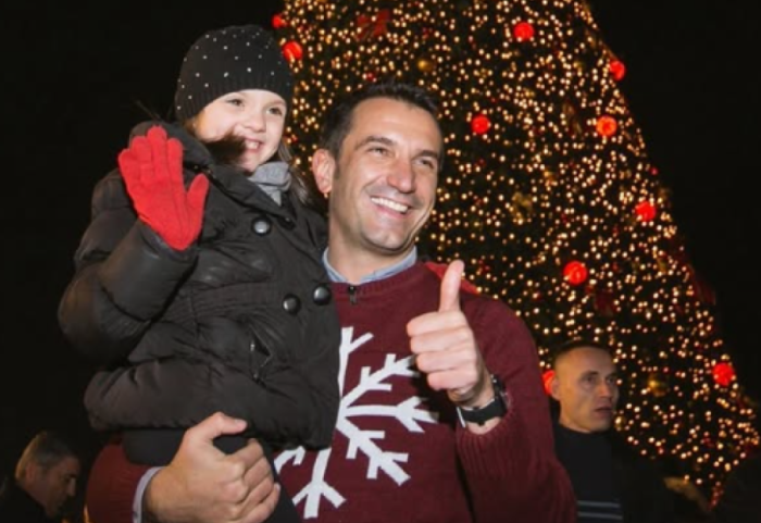 “Drita fiton mbi errësirën”, Veliaj uron Krishtlindjen: Çdo sfidë mund të kthehet në mundësi