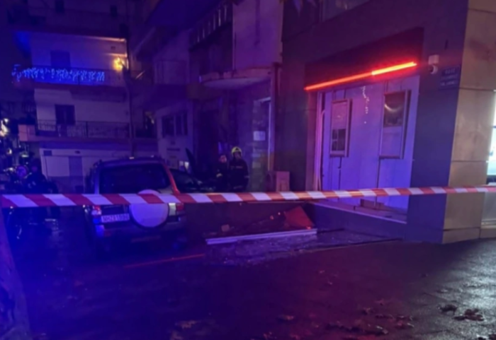 Shpërthim për Krishtlindje në Selanik, sulmohet dega e një banke