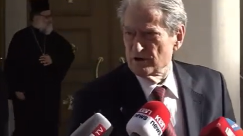 Berisha viziton Katedralen “Ringjallja e Krishtit”: Krishtlindje më të mira vitin e ardhshëm