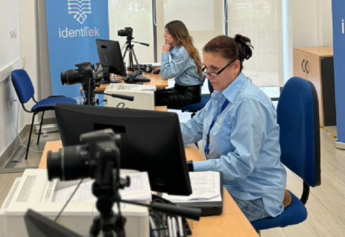 Fluks aplikimesh për mjete identifikimi gjatë festave, IdentiTek mban hapur zyrat edhe të premten