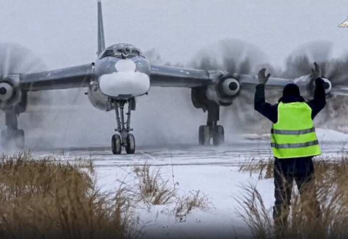 Bombarduesit bërthamorë rusë mbi Skandinavi, ndiqen nga avionët luftarakë të NATO-s