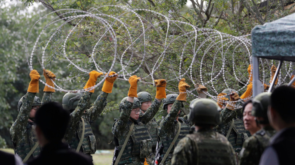 Kina, sanksione ndaj 20 kompanive amerikane: I shesin armë Tajvanit