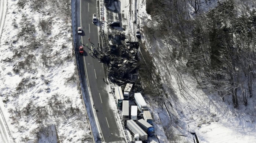 Aksident masiv me 56 makina, viktima dhe dhjetëra të plagosur në Japoni