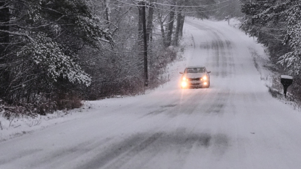 Viktima dhe dëme nga stuhia dimërore në Europën Veriore