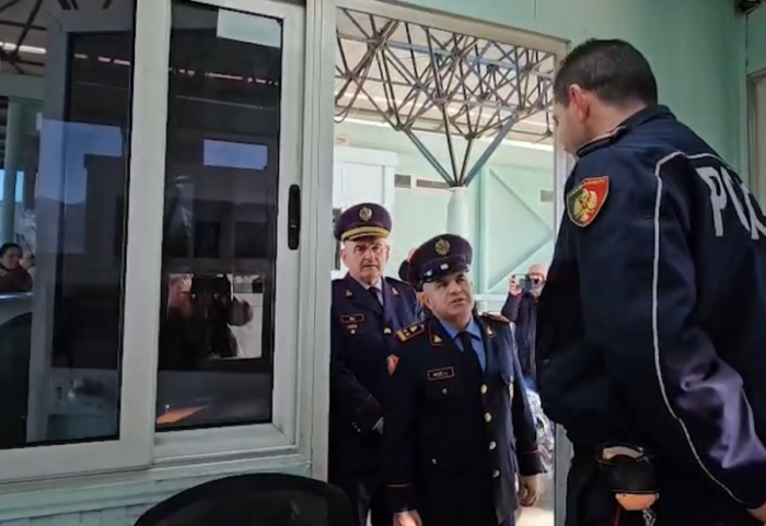 Fluksi në kufi për festa, Muçaj: Po punojmë me kapacitete të plota për të shmangur radhët