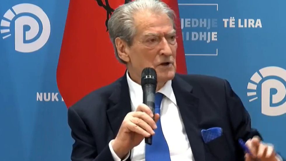 “Të zëmë bulevardin deri në largimin e Ramës”, Berisha vijon akuzat ndaj Ballukut dhe AKSHI-t