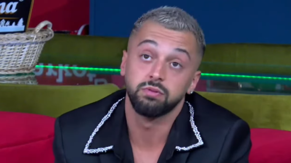 Tre muaj pasi humbi vëllanë në aksident, Gjesti zbulon kur do të rikthehet në skenë