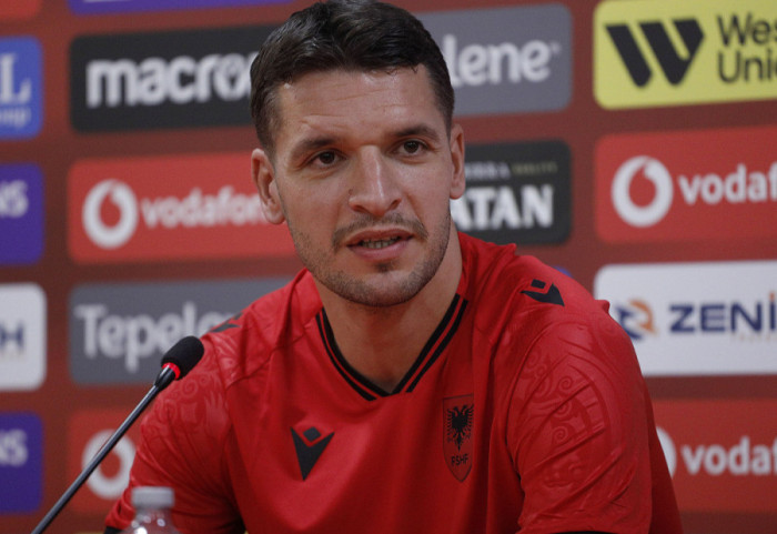 Gjimshitit si del e keqja, iu kërkon falje tifozëve për gabimin me Interin