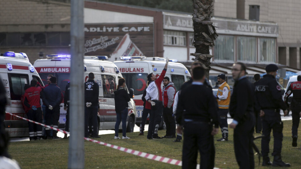 Tronditet Turqia, 3 policë të vrarë dhe 8 të plagosur gjatë një operacioni kundër ISIS