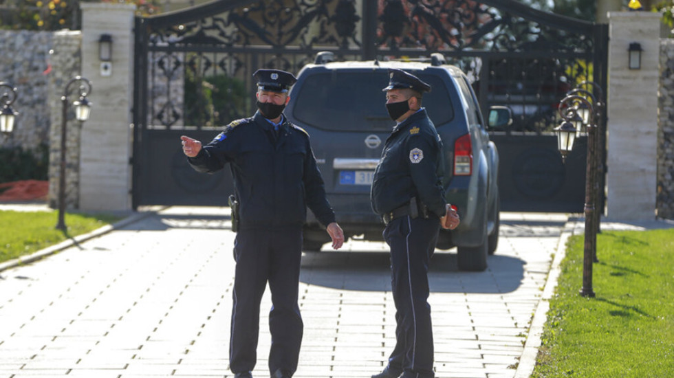 Gjenden dy persona të pajetë në një vilë në Pejë