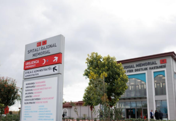 Festë e “çmendur” në Fier për Vitin e Ri, 25 të dehur përfundojnë në spital