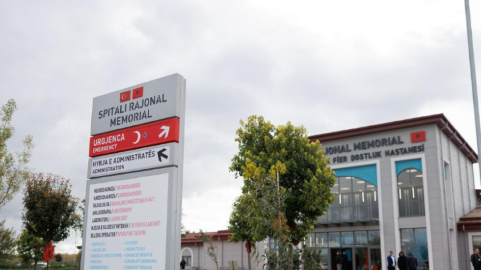 Festë e “çmendur” në Fier për Vitin e Ri, 25 të dehur përfundojnë në spital