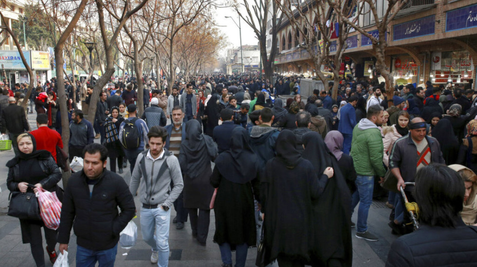 Irani bllokohet nga protestat, qytetarët prej tre ditësh në rrugë