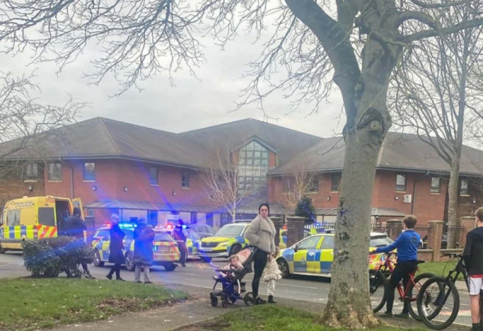 Sulmon pacientët në spital, pesë të plagosur në Mbretërinë e Bashkuar