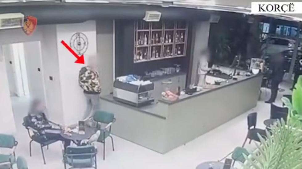 Tentoi të arratisej, arrestohet 31-vjeçari i armatosur në Korçë