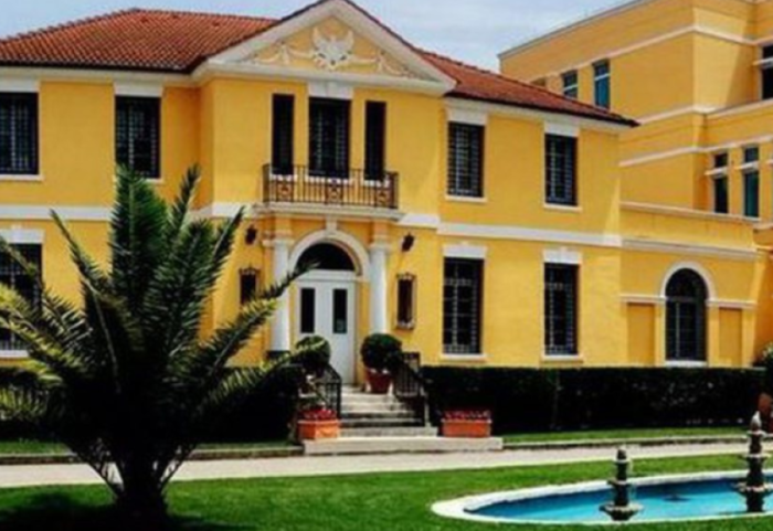 Ambasada e SHBA uron shqiptarët: Partneriteti ynë vazhdon të forcohet