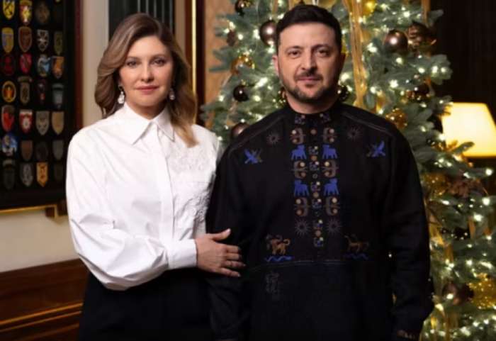 Mesazhi i Zelenskyt për Vitin e Ri: Ne besojmë te paqja dhe luftojmë për të