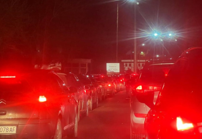 Trafik i rënduar në Qukës- Qafë Thanë, radhë e gjatë automjetesh